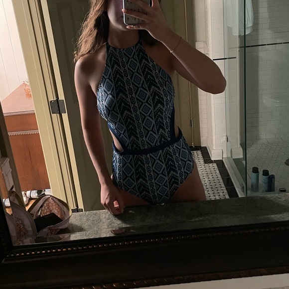 Beautiful Aztec print halter top one piece - Picture 5 of 6